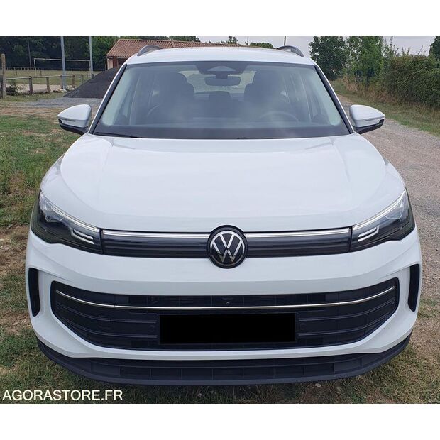 2024 Volkswagen Tiguan-42352136