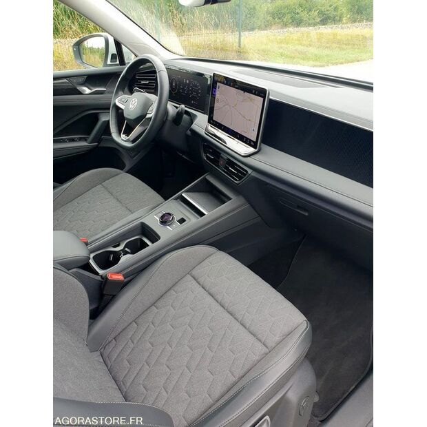 2024 Volkswagen Tiguan-42352143