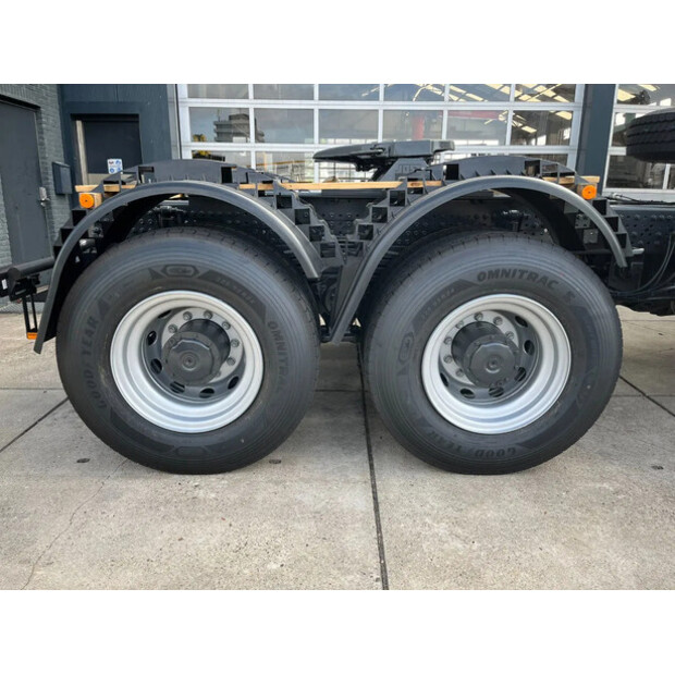 2025 Mercedes-Benz Arocs 4058 AS-42355602