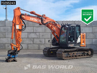 صورة ل حفارات مجنزرة 2017 هيتاشى ZX135US-6