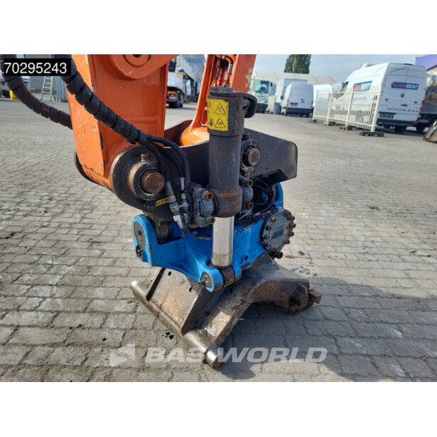 2017 Hitachi ZX135US-6-42356909
