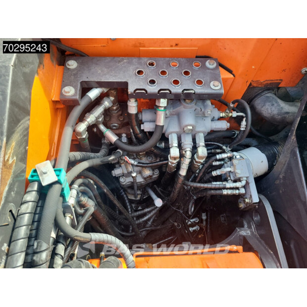 2017 Hitachi ZX135US-6-42356915