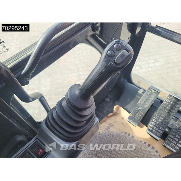 2017 Hitachi ZX135US-6-42356929