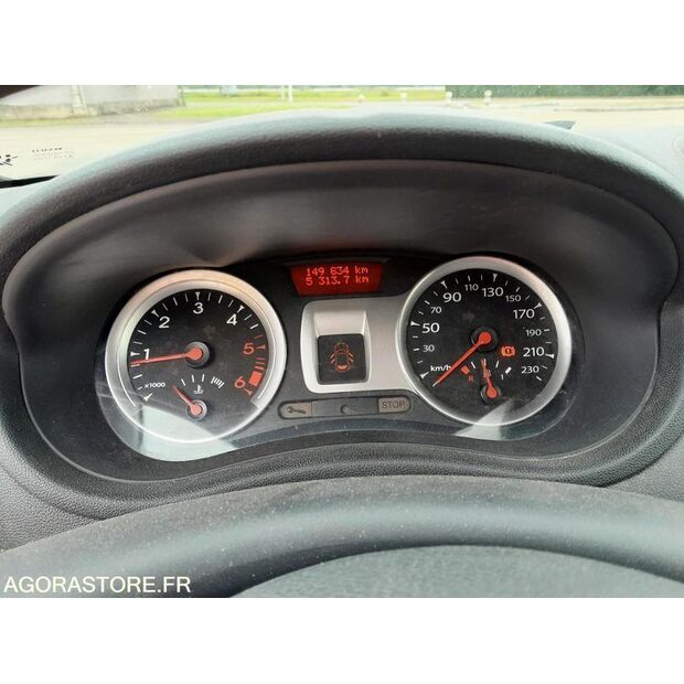 2011 Renault Clio-42370829