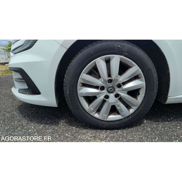 2021 رينو Megane-42372269