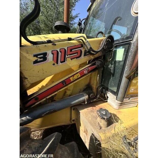 New Holland B115B-42372302
