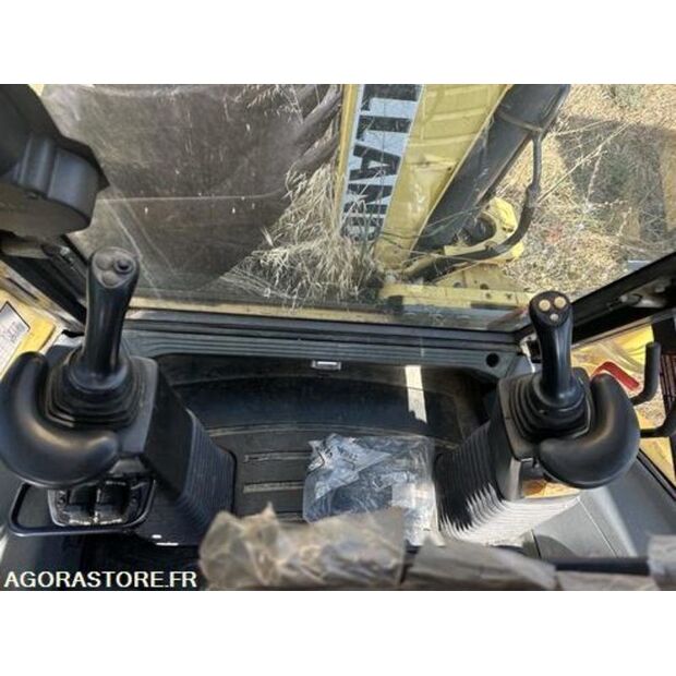New Holland B115B-42372327