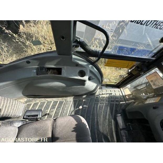 New Holland B115B-42372330