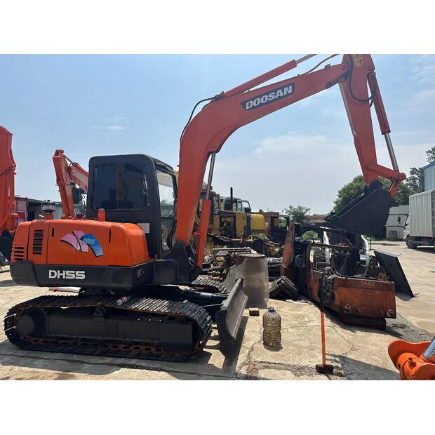 2020 دووسان DH55-42372895