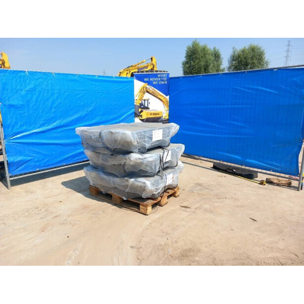 2024 Komatsu PC210-42372897