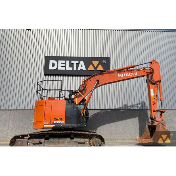 2021 Hitachi ZX225USLC-6-42373773