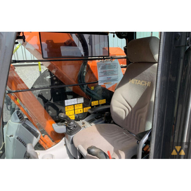 2021 Hitachi ZX225USLC-6-42373779