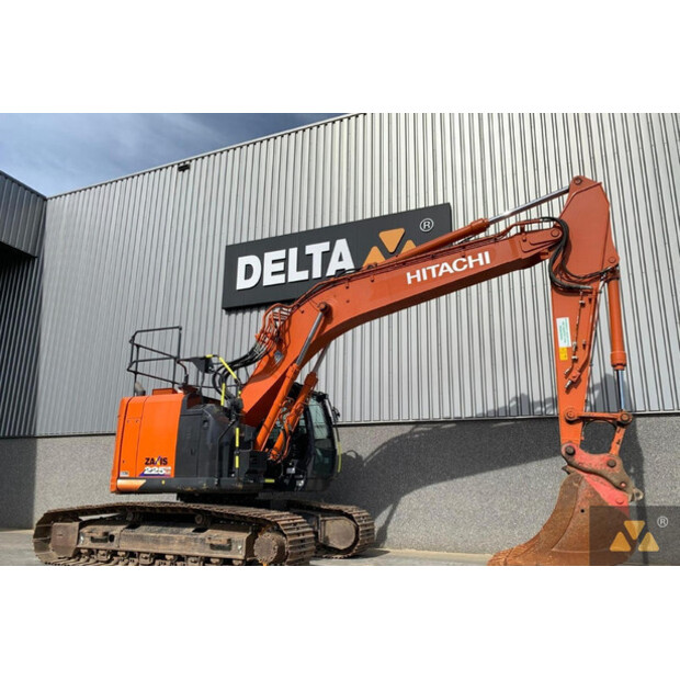 2021 Hitachi ZX225USLC-6-42373780
