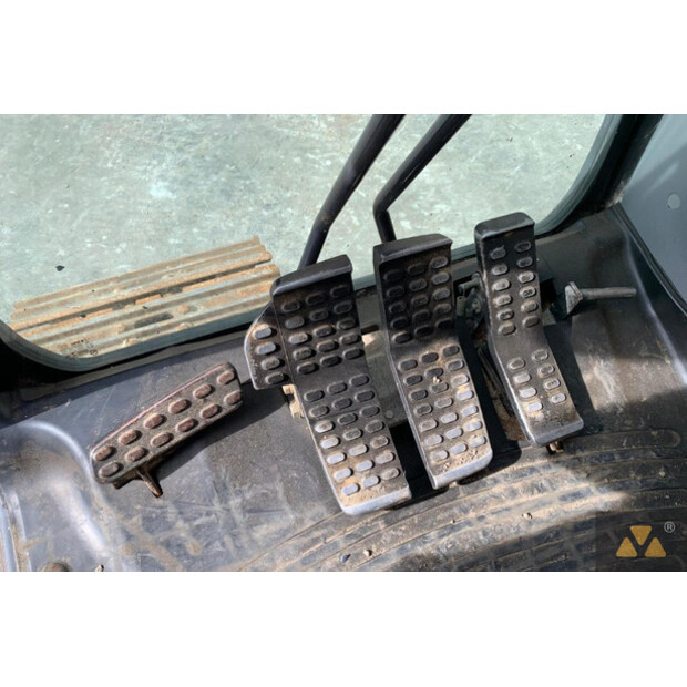 2021 Hitachi ZX225USLC-6-42373802