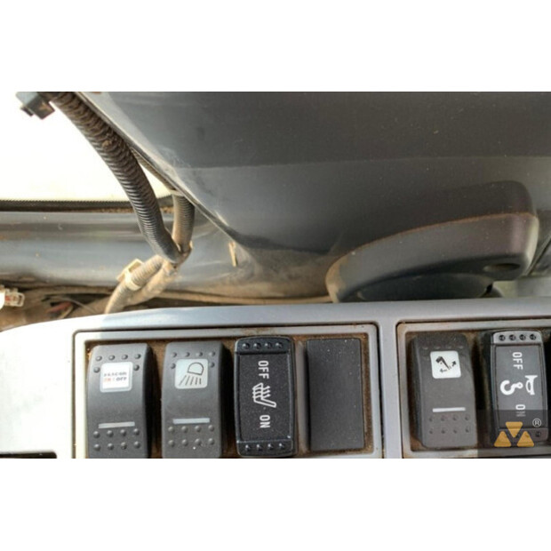 2021 Hitachi ZX225USLC-6-42373804