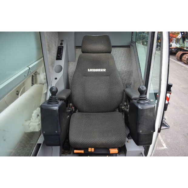 2008 ليبهير LTM1055-3.2-42374053