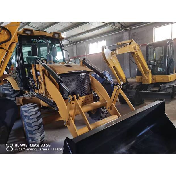 2021 جيه سي بي 3CX-42376105