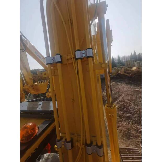 2020 Komatsu PC200-8-42376125