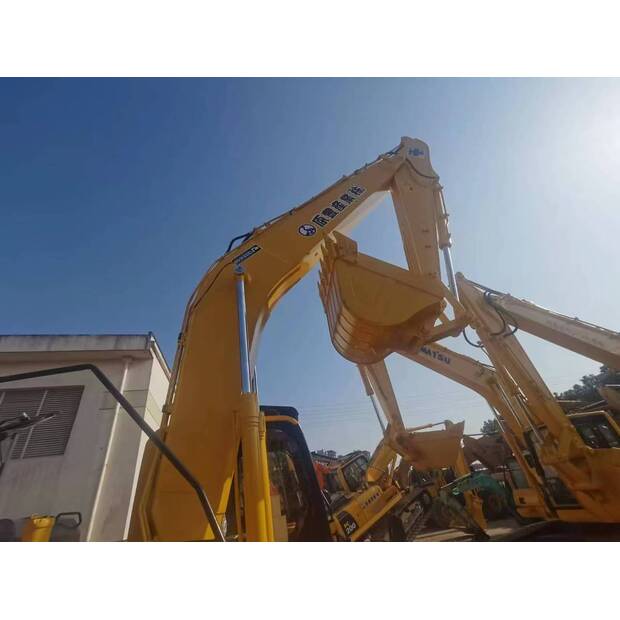 2020 Komatsu PC200-8-42376126