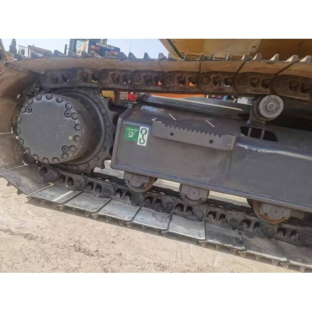 2020 Komatsu PC200-8-42376128