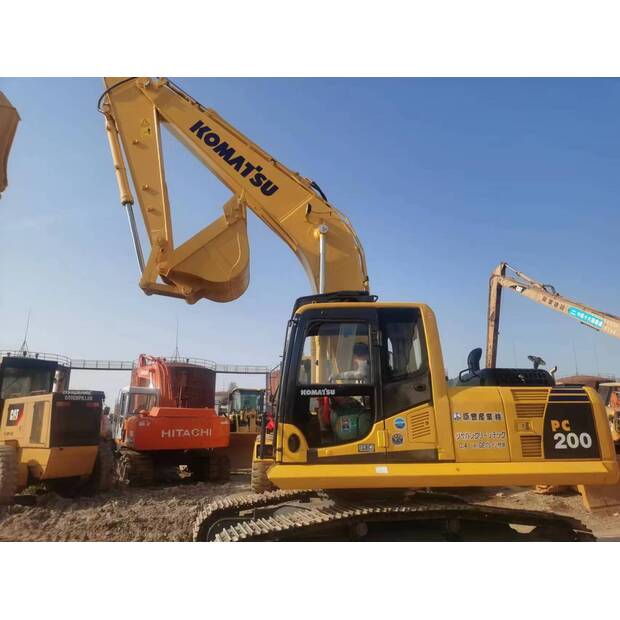 2020 Komatsu PC200-8-42376130