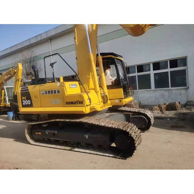 2020 Komatsu PC200-8-42376133