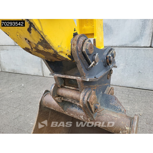 2021 Komatsu WB93 R-8 WB93R-8-42377623