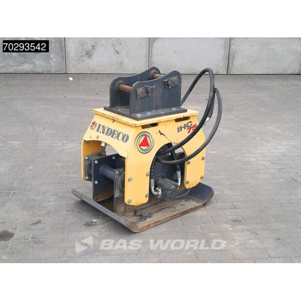 2021 Komatsu WB93 R-8 WB93R-8-42377636