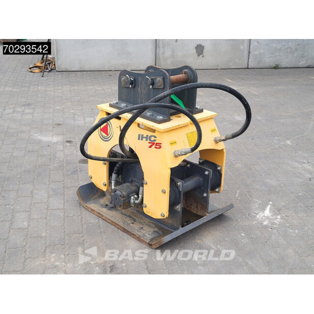 2021 Komatsu WB93 R-8 WB93R-8-42377639
