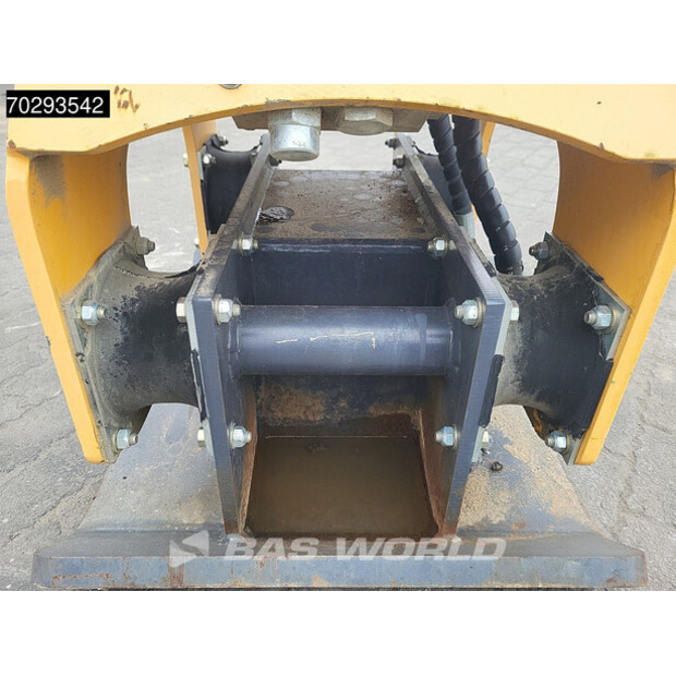 2021 Komatsu WB93 R-8 WB93R-8-42377643