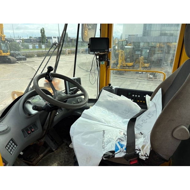 2006 فولفو L110E-42381743