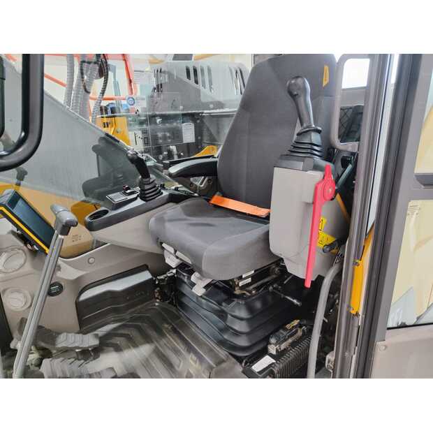 2021 فولفو ECR235EL-42384922