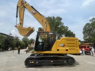 صورة ل حفارات مجنزرة 2024 كاتربيلر 320GC