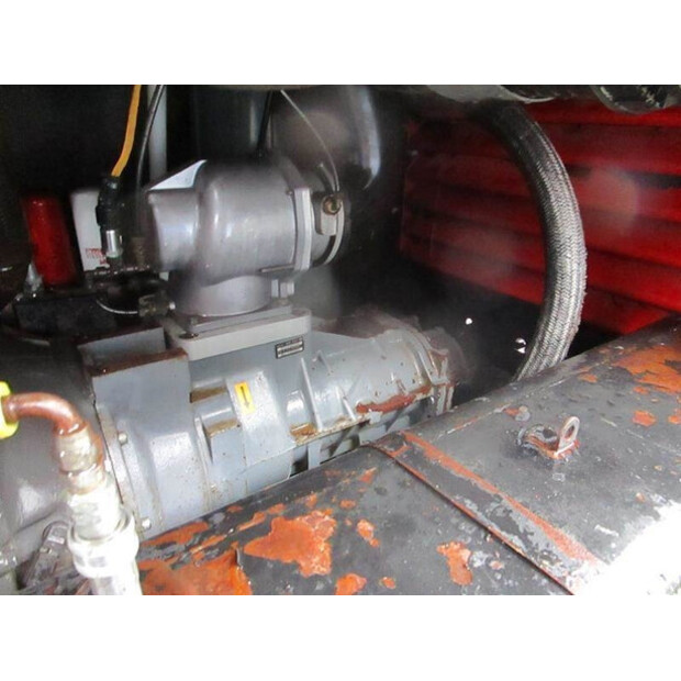 2005 Atlas-Copco XAHS 236 MD-42395127