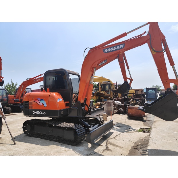 2022 Doosan DH60-42395727