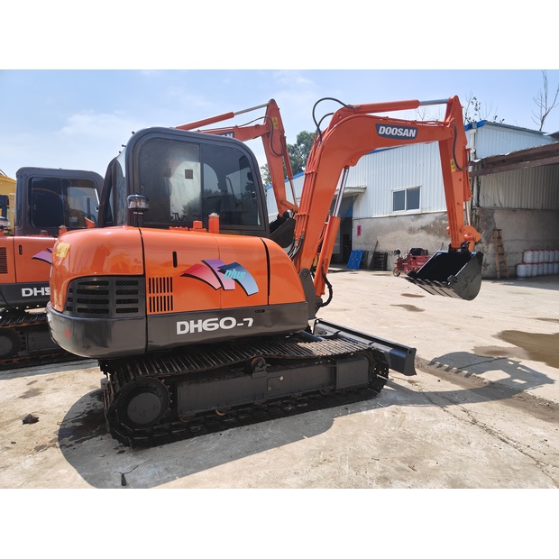 2022 Doosan DH60-42395728