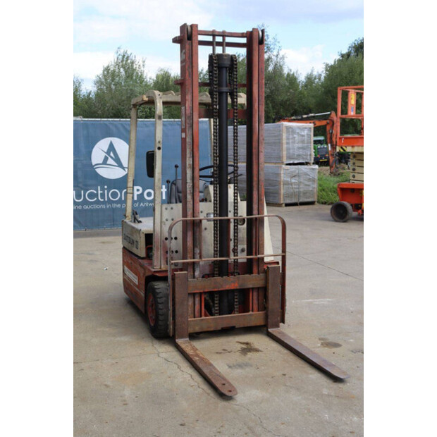 NISSAN Datsun 15 NA0YL15U-42400721