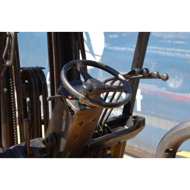 2001 Caterpillar EP16KT-42400967