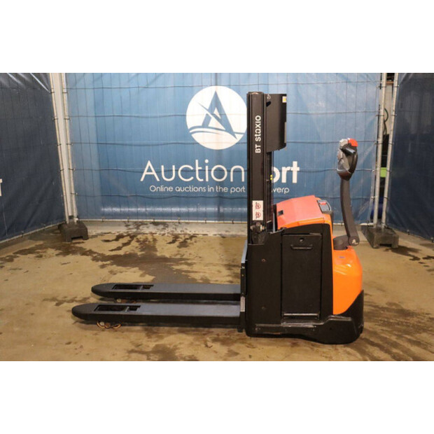 2022 Toyota SWE200D-42402703