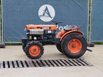 Image for TRACTORS KUBOTA B7000