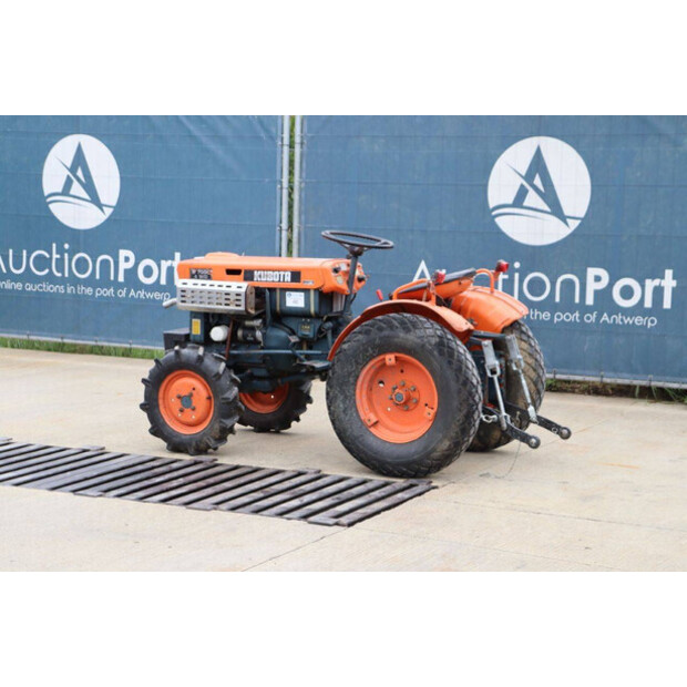 KUBOTA B7000-42403629