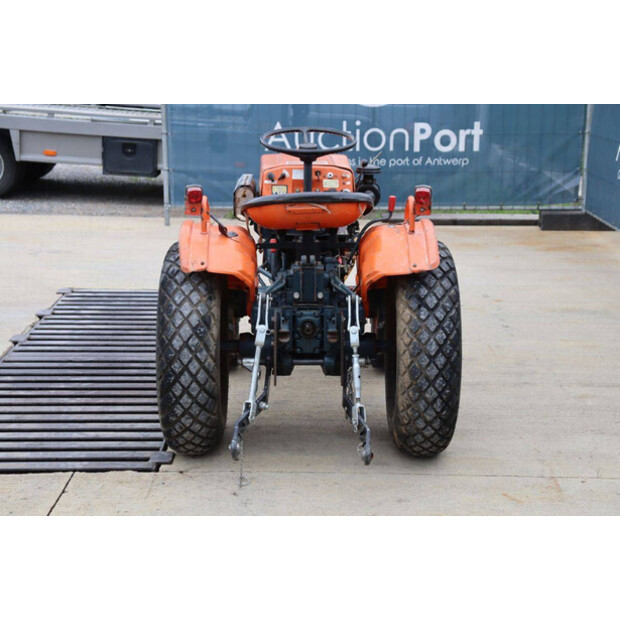 KUBOTA B7000-42403631