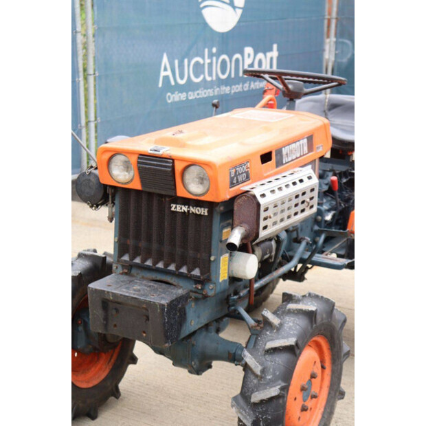KUBOTA B7000-42403636