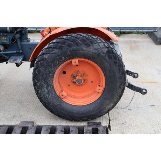 KUBOTA B7000-42403642