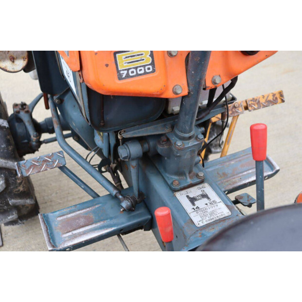KUBOTA B7000-42403653