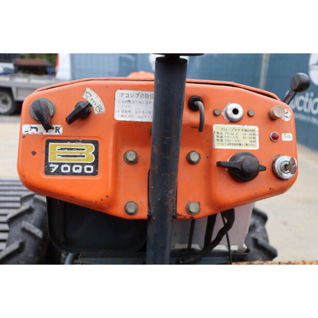 KUBOTA B7000-42403656