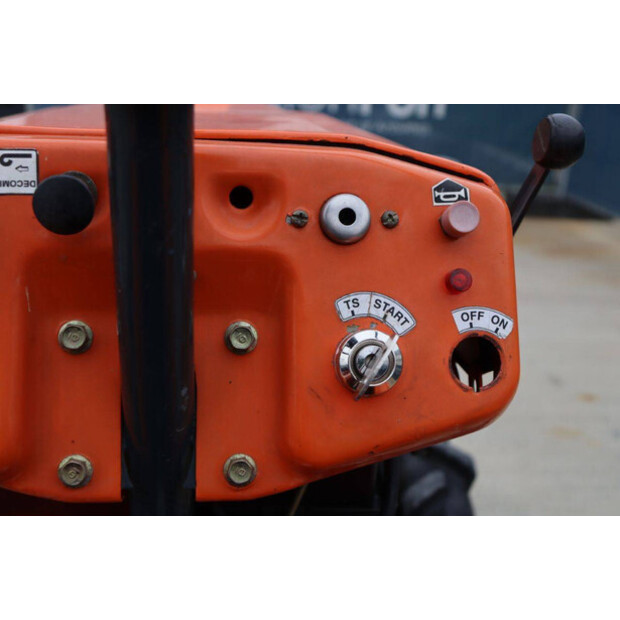 KUBOTA B5000-42403777