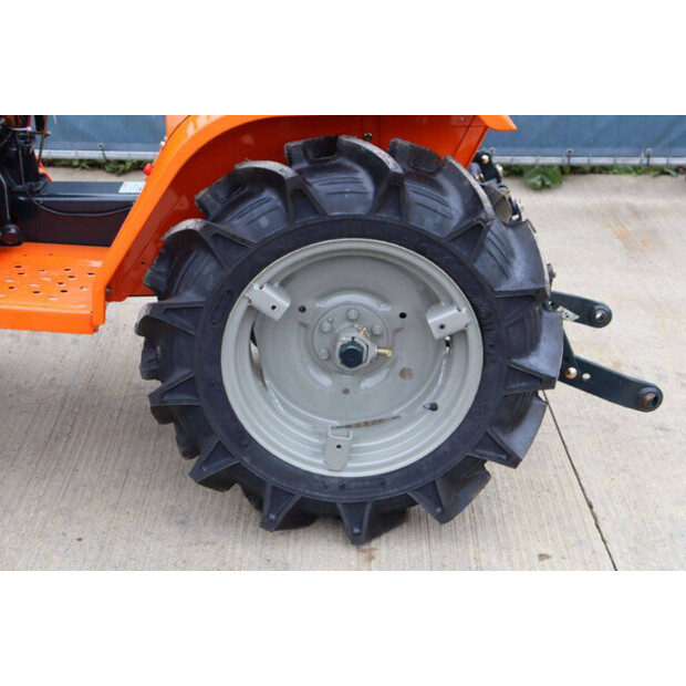 KUBOTA B1502DT-42403874