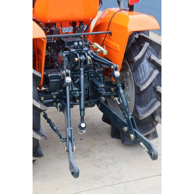 KUBOTA B1502DT-42403876