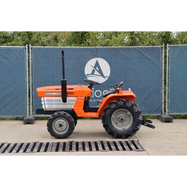KUBOTA B1400DT-42403900